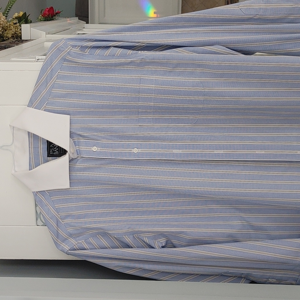 Jos A Banks Men s dress shirt
